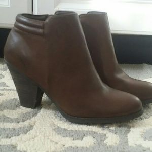 ⭐MIA 8.5 heeled booties, leather, LIKE NEW! ⭐